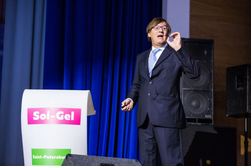 Mario Pagliaro lecturing at XX Sol-Gel Conference, St- Ptersburg, Russia, 28 August 2019