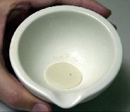 Una goccia d'acqua avvolta da un materiale fatto di nanoparticelle idrofobe - Rosaria Ciriminna e Mario Pagliaro al CNR di Palermo, settembre 2003