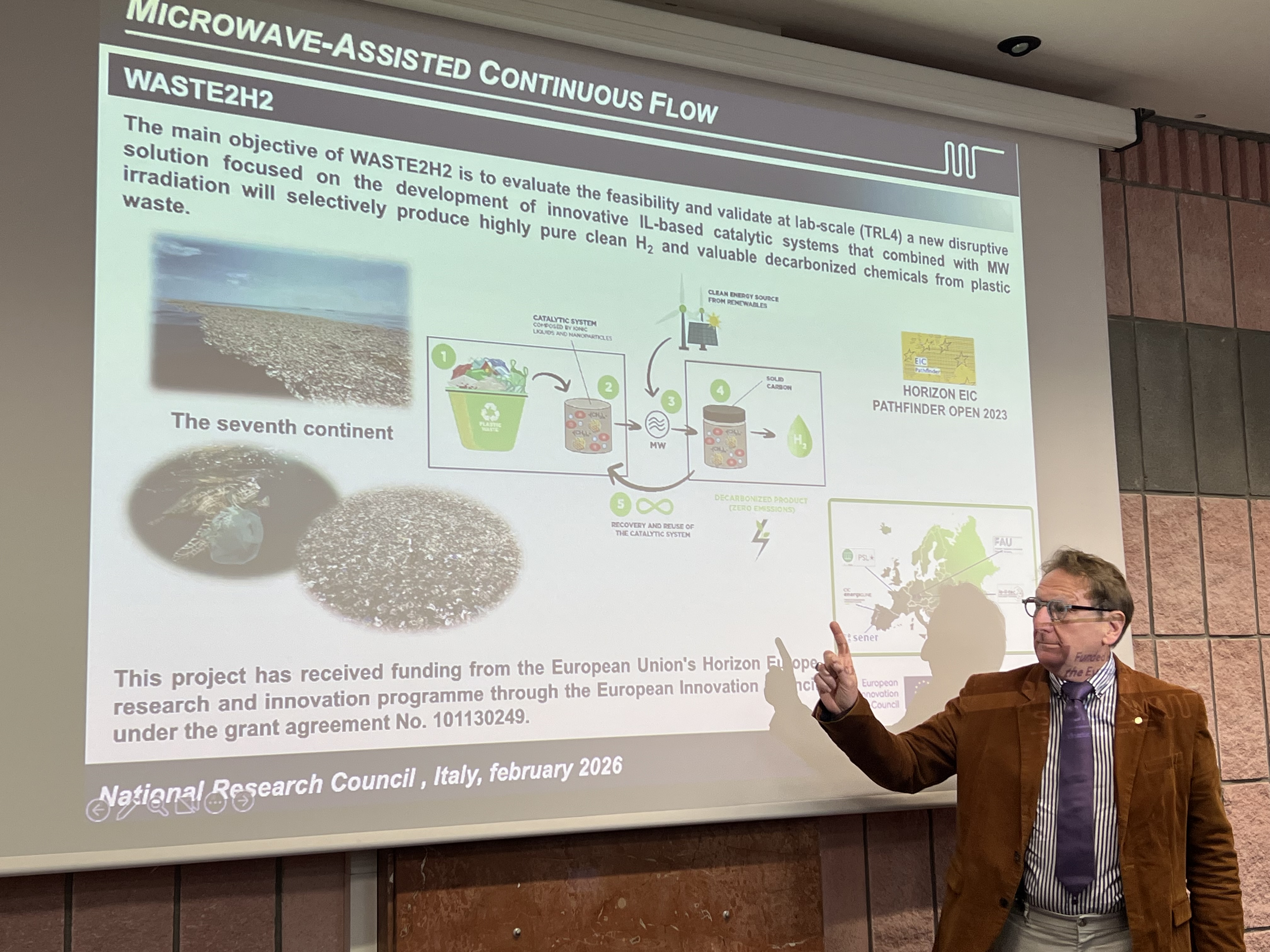 Christophe Len lecturing at
            Italian Research Council in Palermo, Feb 10, 2026